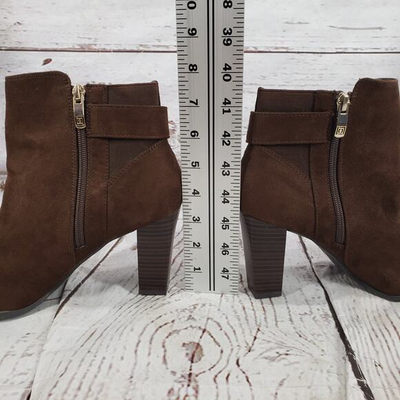Liz Claiborne Temple Women's Brown Comfort Ankle Heeled Booties Size 9.5M - Picture 9 of 12